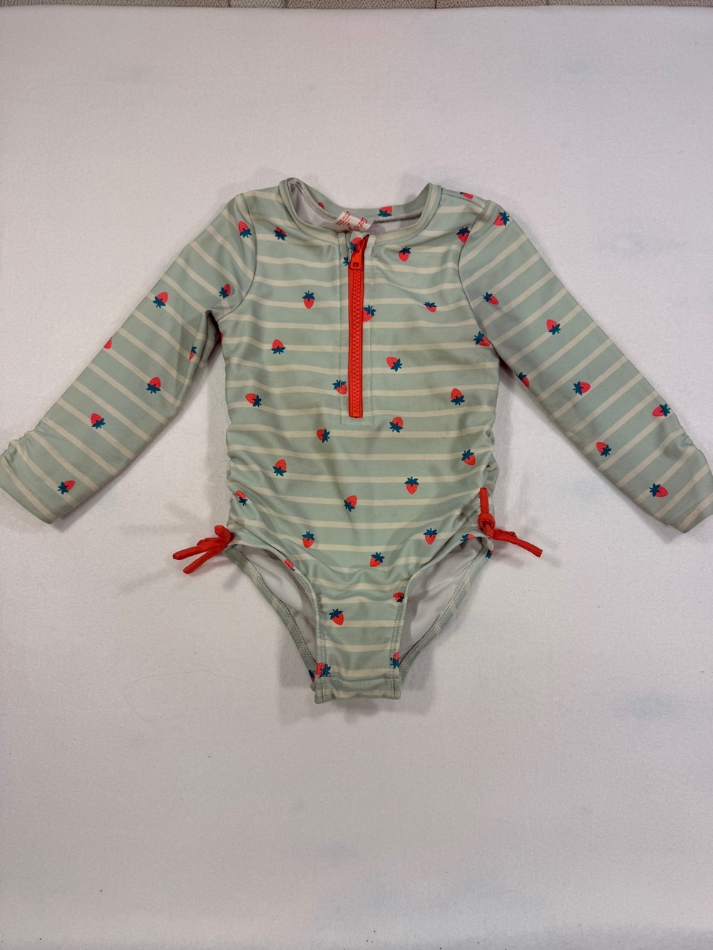 Cat & Jack Toddler Long Sleeve Strawberry Print Rash Guard Swimsuit